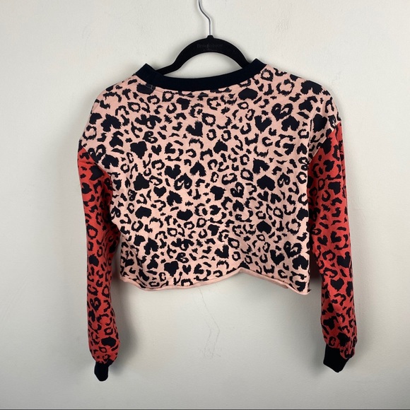 Beach Riot Ava Leopard Print Crop Sweatshirt - Picture 4 of 6